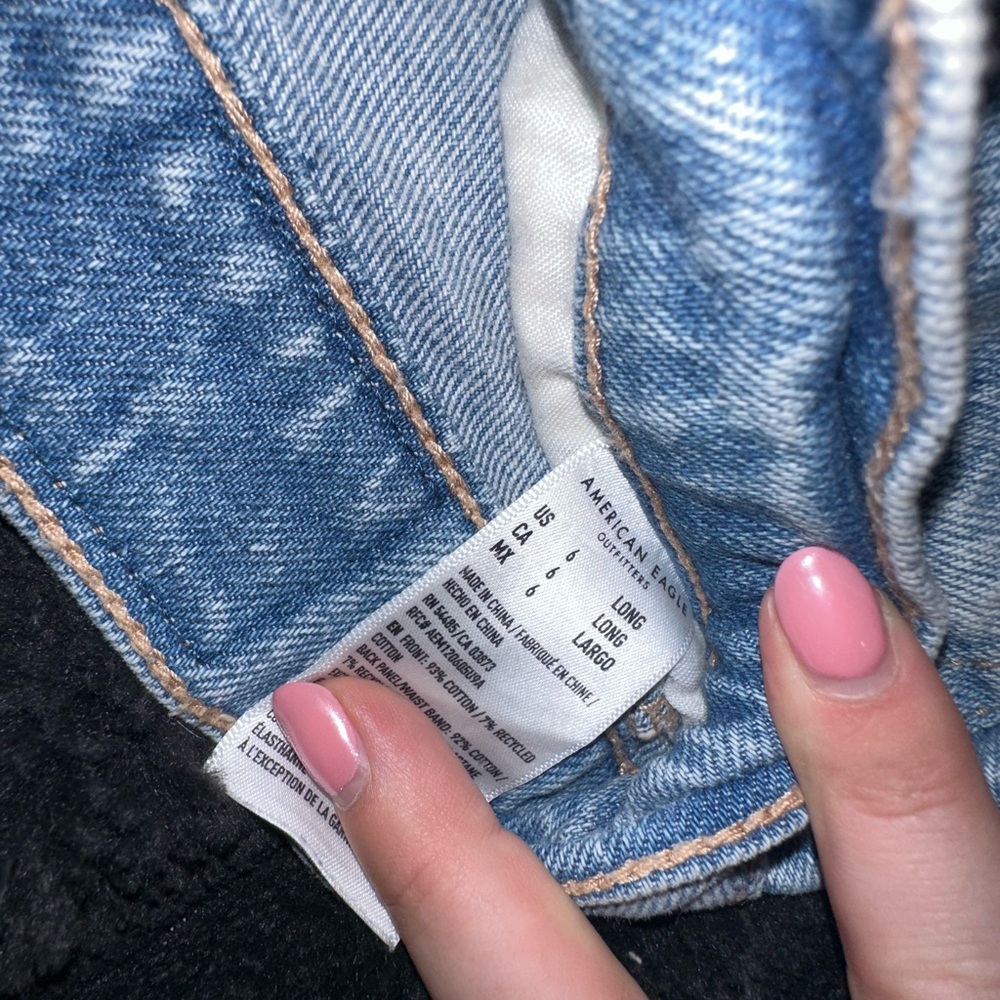 American Eagle Outfitters Blue Jeans Classic Medium-Wash